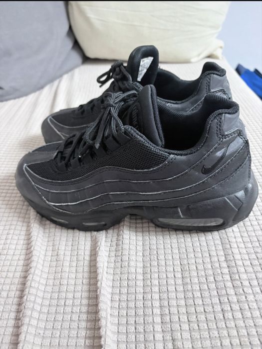 Nike air max 95 triple black