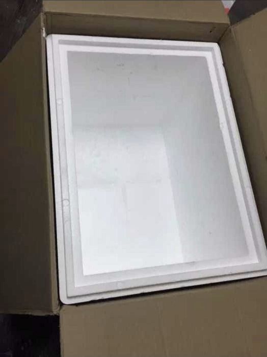 Cutie din polistiren formata din 4 piese