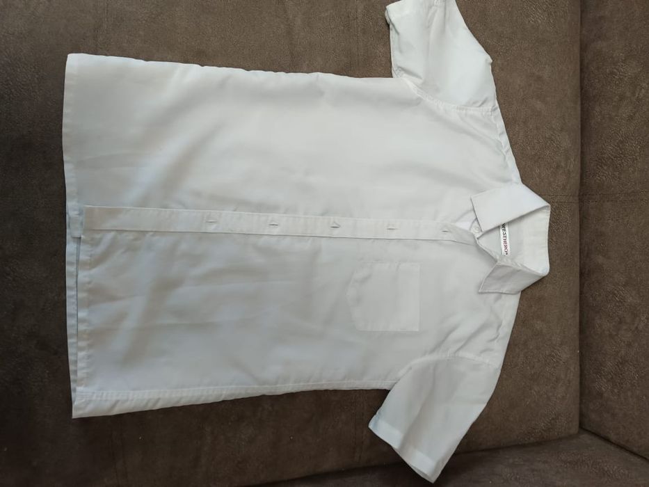 Продам школьный костюм