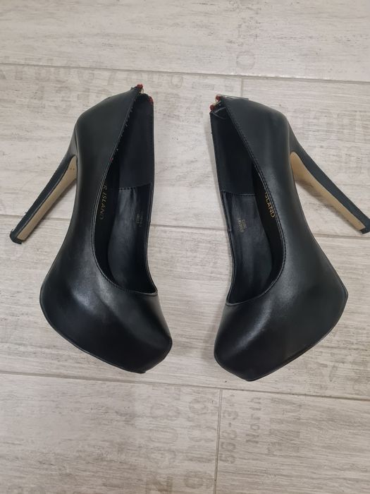 Обувки на то,  River Island, закупени от Англия.