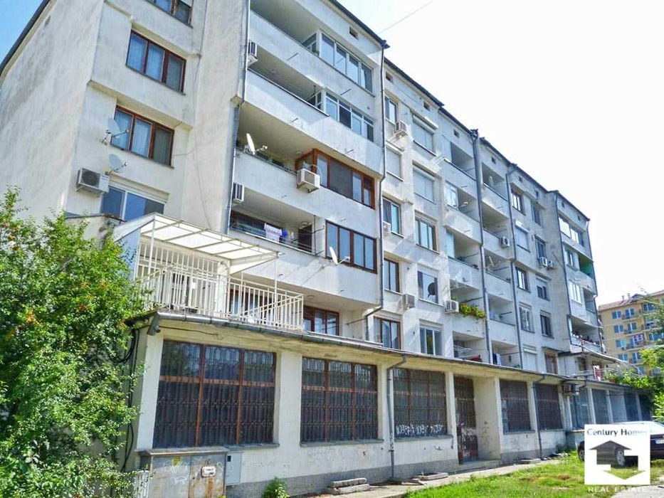 111087 Просторен магазин за продажба, намиращ се в кв. „Зона Б” в град Велико Търново