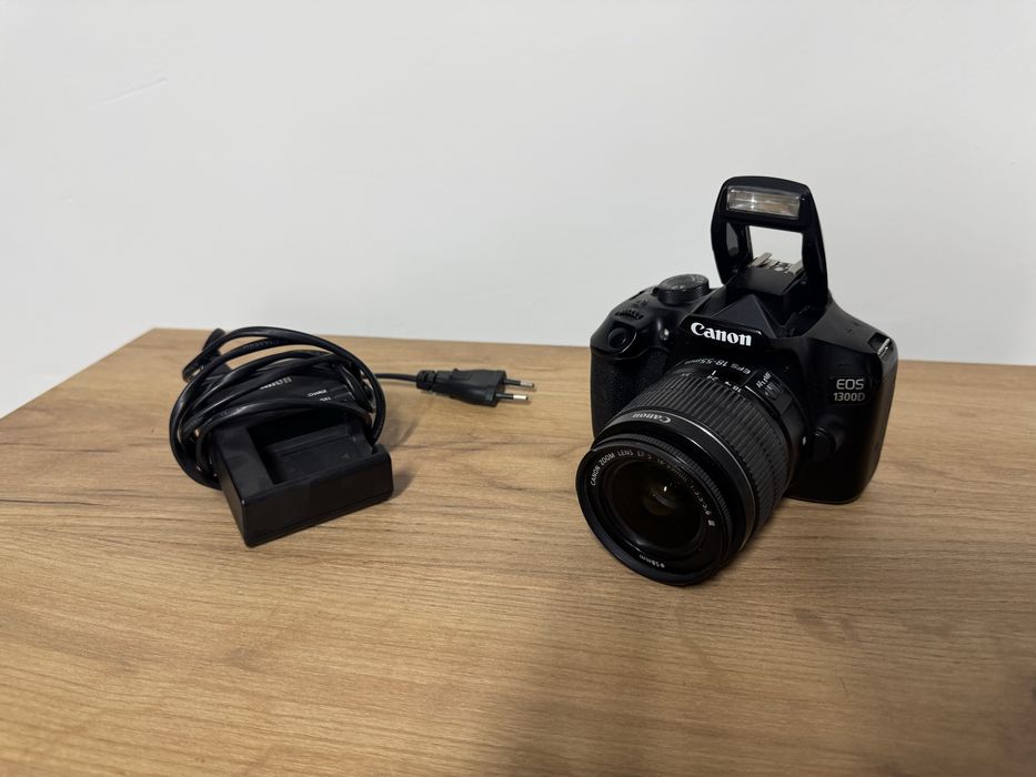 Canon EOS 1300d Обьектив EFS 18-55mm