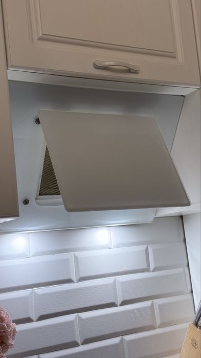 Вытяжка Midea