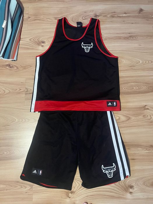 Баскетболен екип Chicago Bulls на Adidas