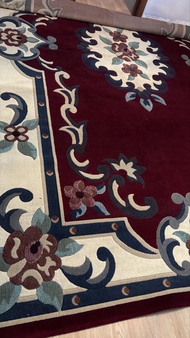 Большой ковер продается