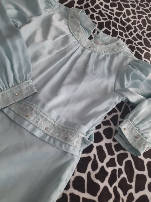 GRATUIT transport Rochie de seara . Salopeta