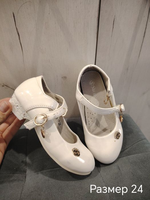 Обувь десткая по 500