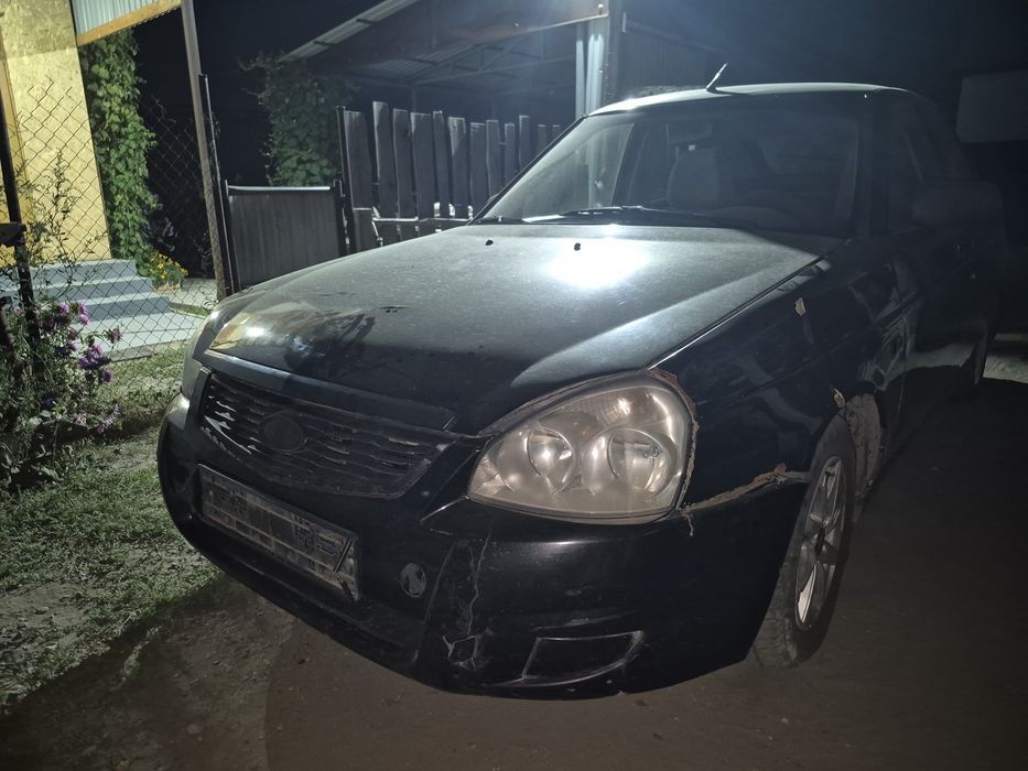 Продам приору на разбор