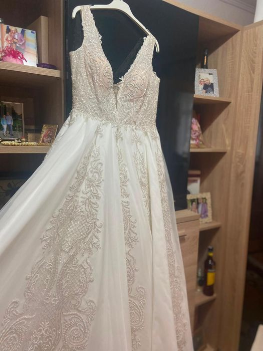 Vând  rochie mireasă!