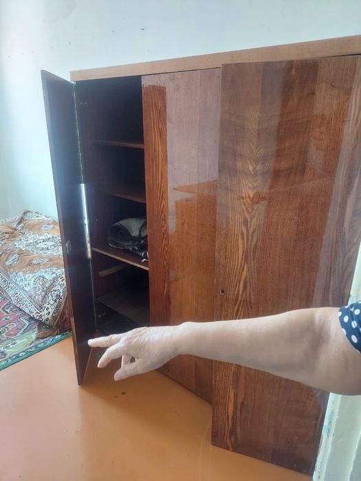 Мебель , диван, стол, кровать, сервант