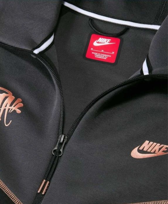 Nike Tech Syna world