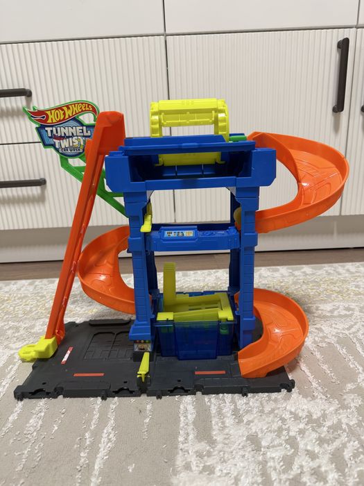 Игрушки Hot Wheels (Хот Вилс)