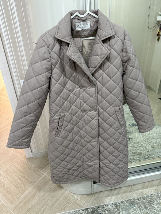 Стеганное плащ-пальто