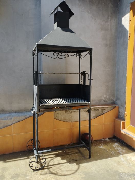 Продается Гриль, мангал, барбекю б/у