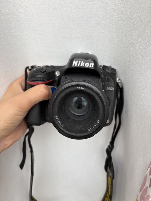 nikon D600. требует ремонта на 50тыс