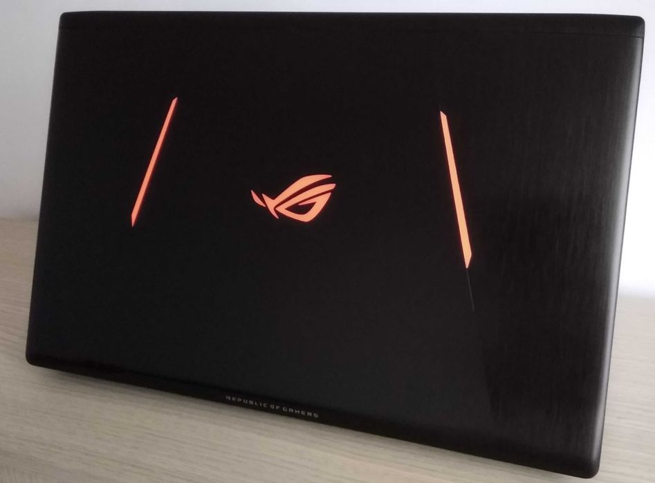 laptop ASUS ROG INTEL I7 GAMING ecran MARE IPS 17.3 inch placa video dedicata NVIDIA 16GB ram 2 placi video SSD nvme WINDOWS 11 ASUS ROG STRIX