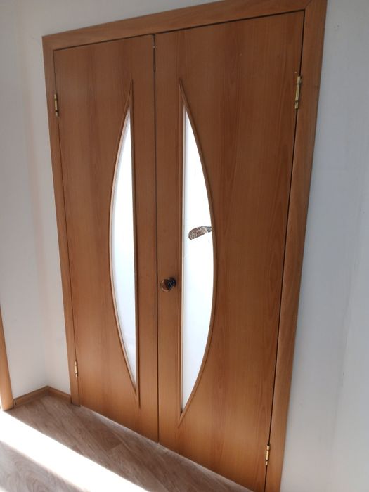 Продам двери межкомнатные