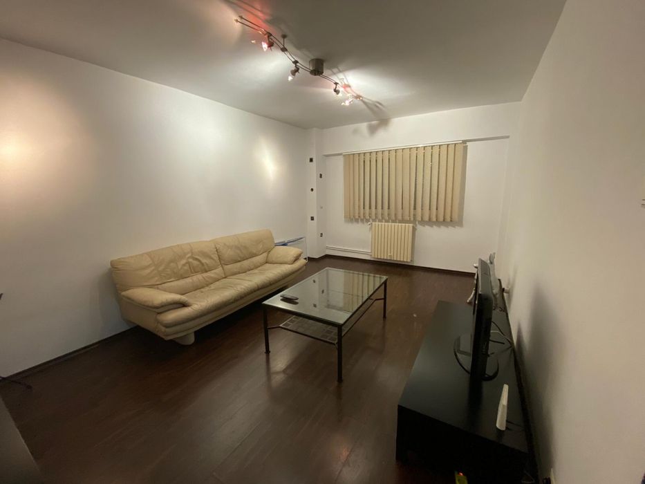 Ofer spre inchiriere Apartament cu 3 camere