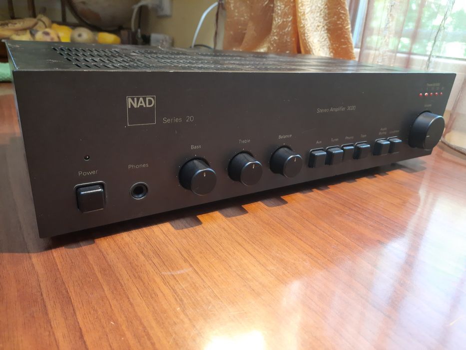 Amplificator Nad 3020