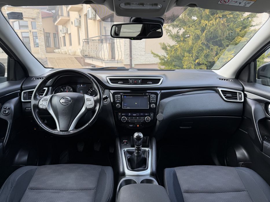 Nissan Qashqai Tekna ( 4x4 La Buton ) Deosebit