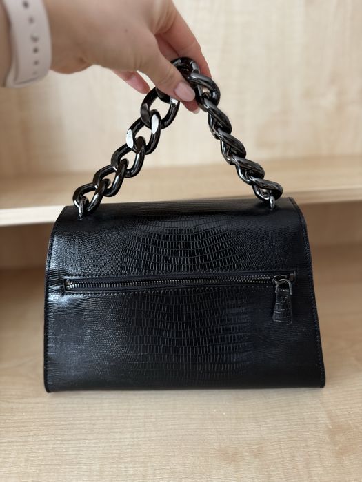 GUESS стилна дамска чанта