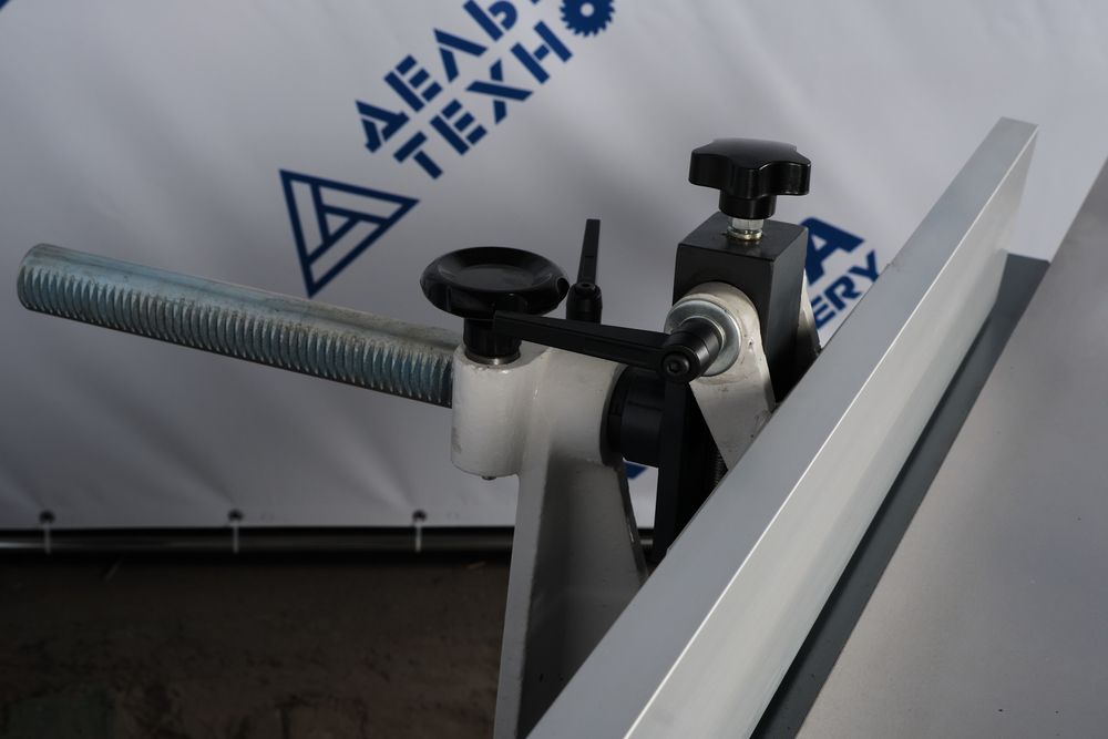 Cтанок фуговальный DELTAMACHINERY DWP-400