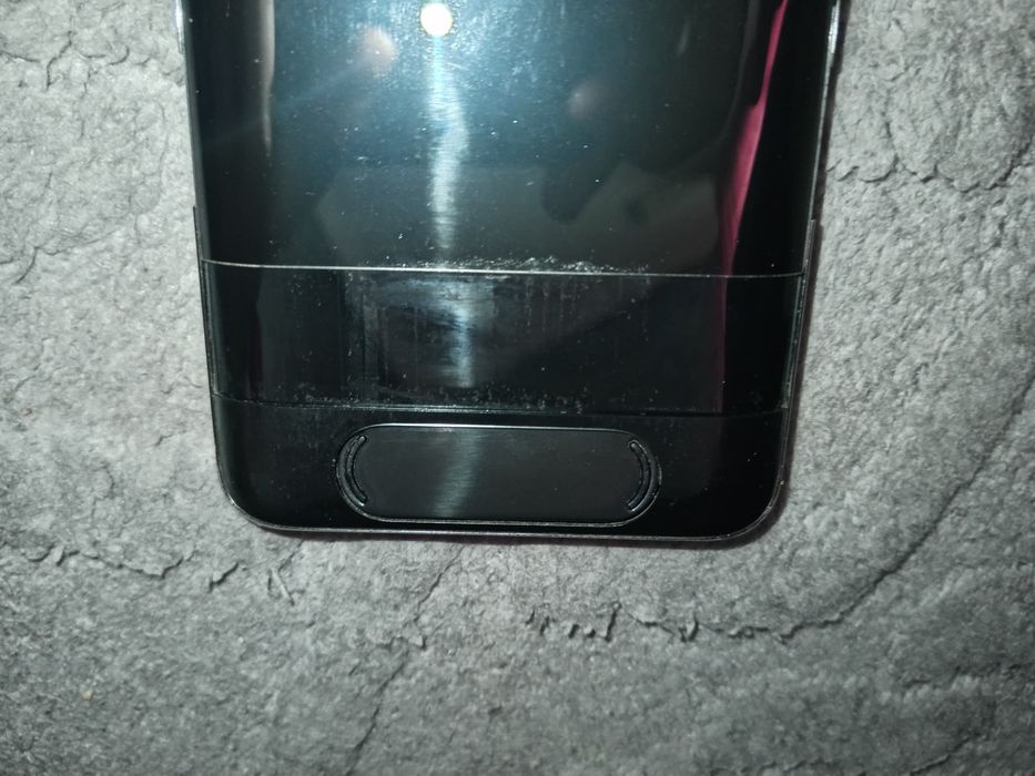 6.7 AMOLED, SD730, 8/128ГБ, 3700мАч, камера 48МП