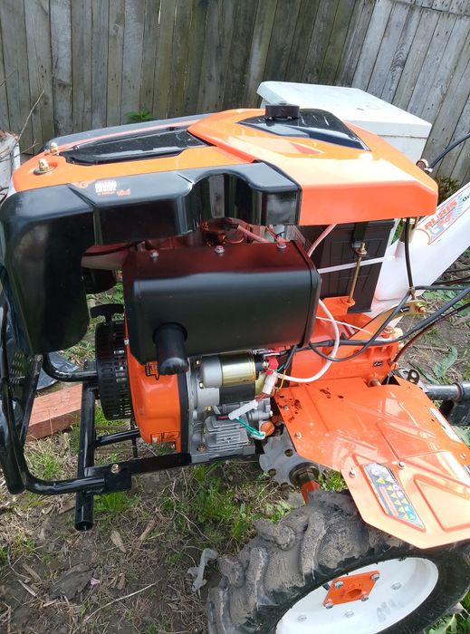 Motocultor Ruris nou neutilizat 11 cai putere rodajul nefăcut cu toate agregatele