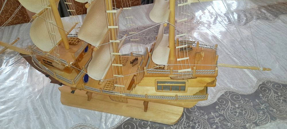 Сувенир қайық сатылады. Продается сувенир лодка