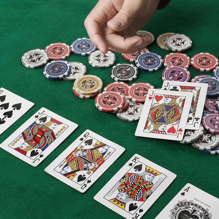 Set de Poker profi cu 500 de jetoane in servieta din aluminiu zaruri