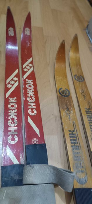 Продам советские лыжи детские  (высота 115-120см)