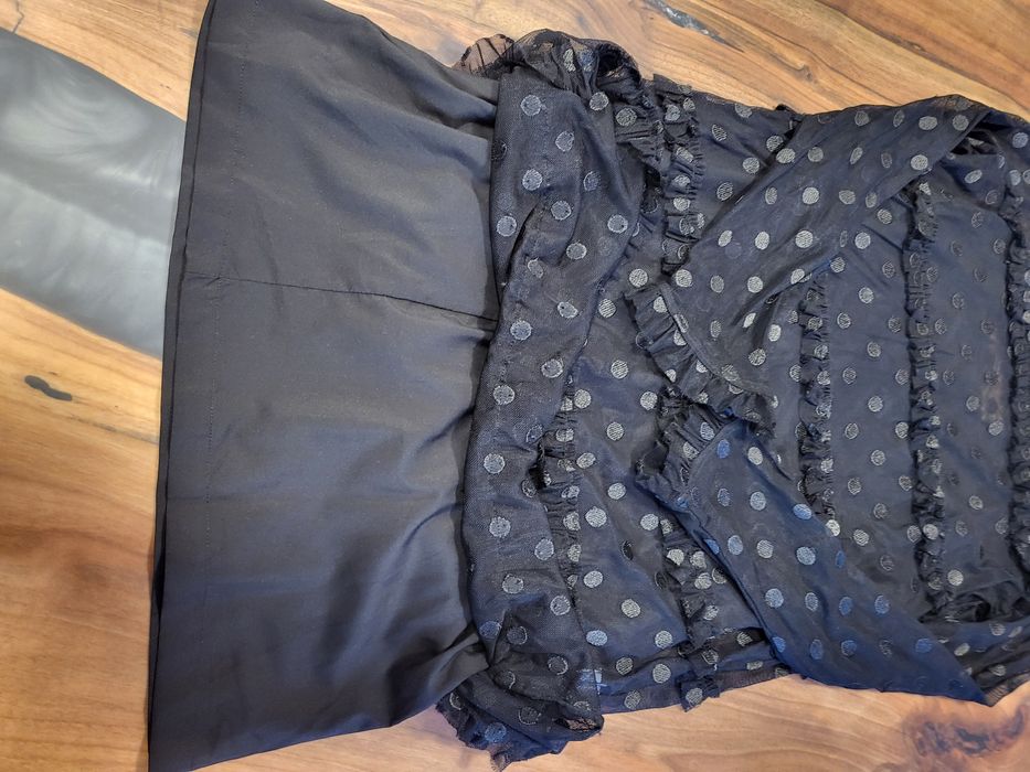 Дамска рокля в черно.