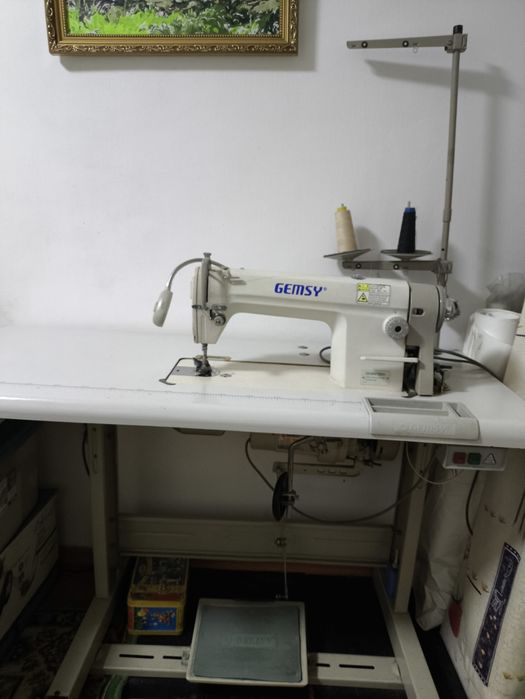 Швейная машина в отличном состоянии