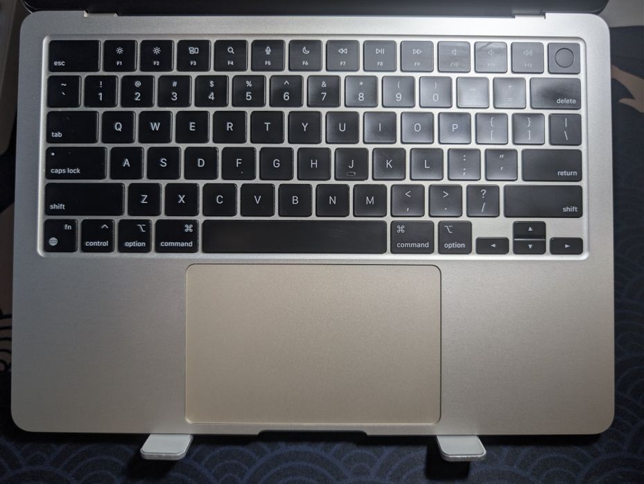 Macbook air M3 2024 8/256