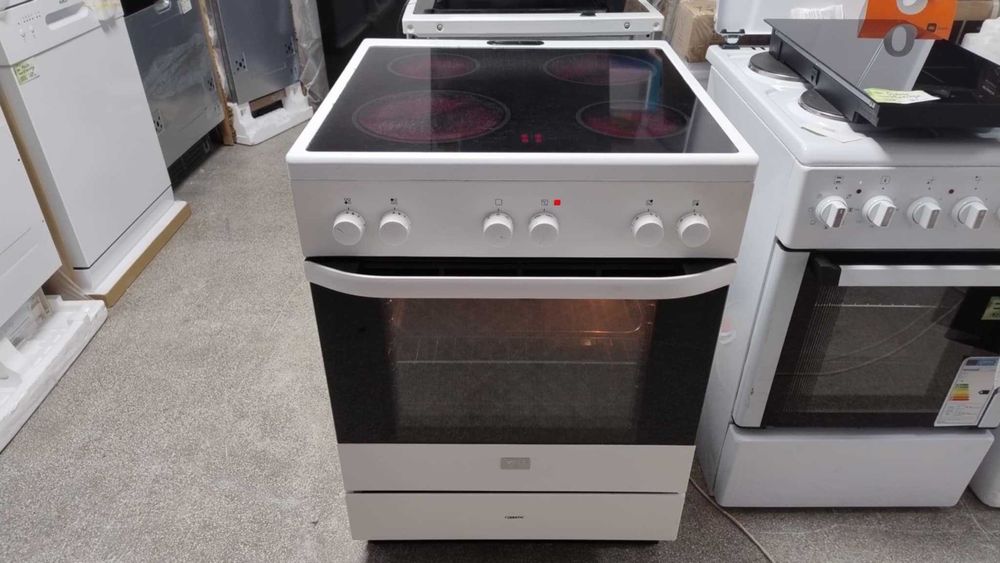 Готварска печка с керамичен плот Electrolux-Електролукс 74 л 60 см