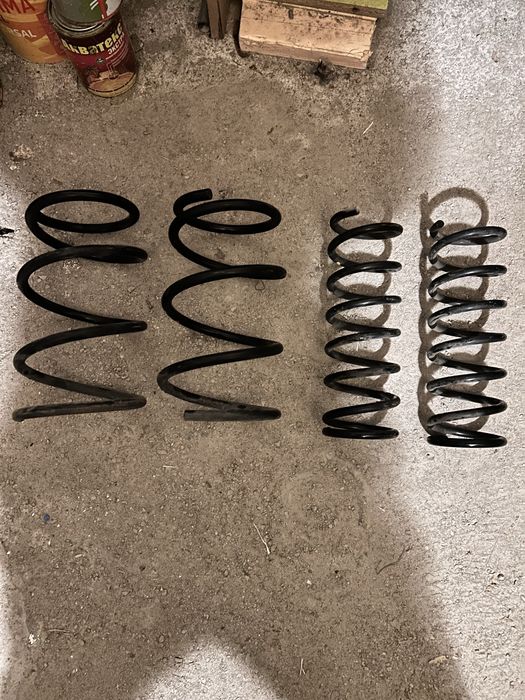 Продам комплект пружину и амортизатор на Subaru Outback