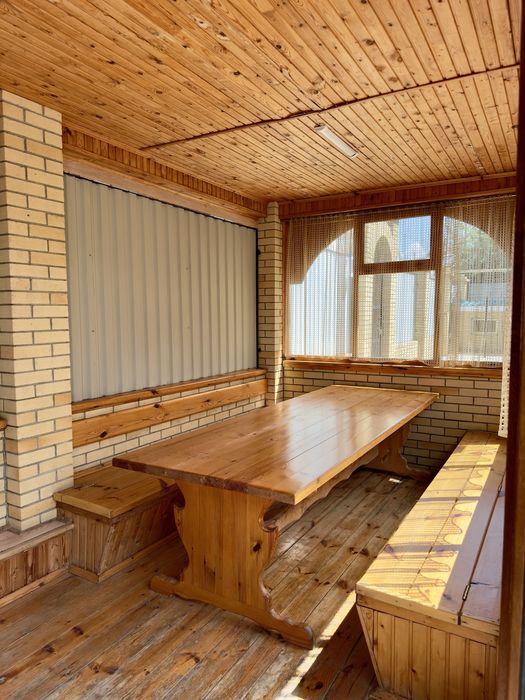 Дом 2 этажа, баня, бассейн, гараж.