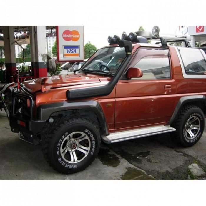 Snorkel Daihatsu Feroza motorizare 1.6 montaj partea stanga
