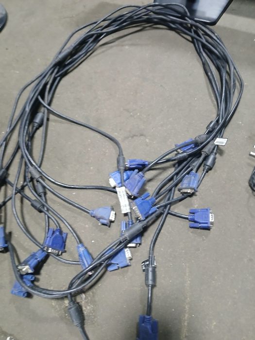 19 tali lg led manitorlar sotiladi.