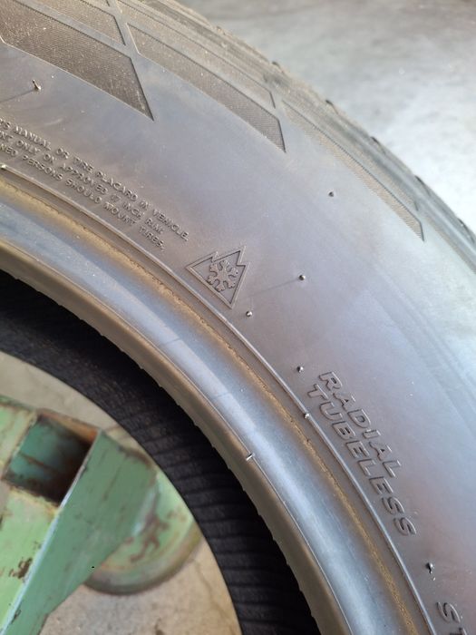 2 Anvelopele de iarnă 215 65 r17 Hankook