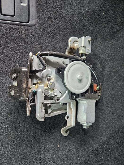 Брава за багажник/пета врата Infiniti QX70