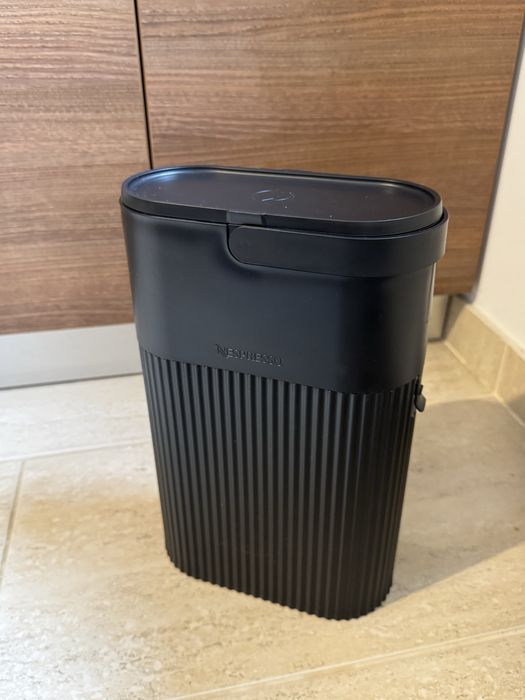 Espressor Nespresso Vertuo Next Premium Maro