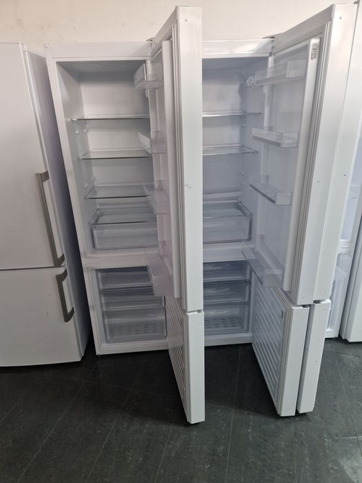 Хладилник с фризер Gram A+