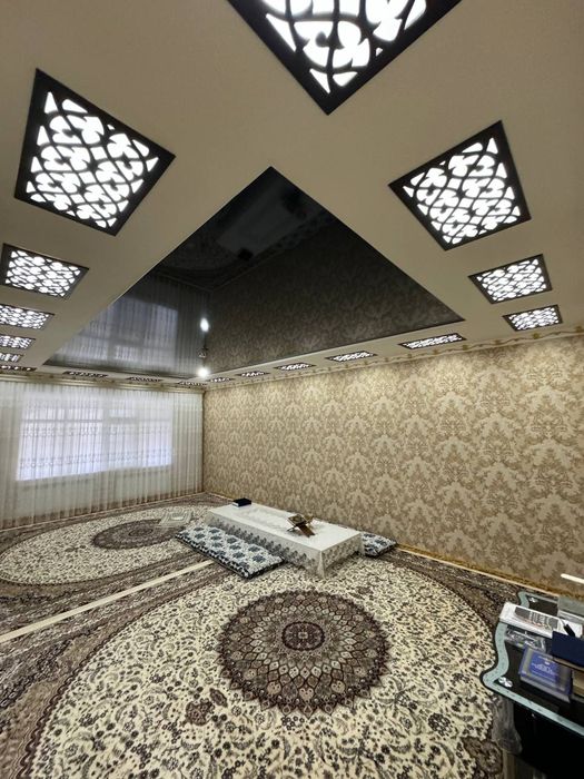 Урганч шахрида 600 м.кв намунали ховли жой сотилади.