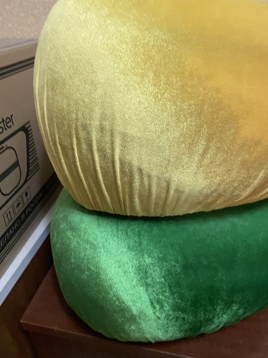 Продам 2 детских пуфика