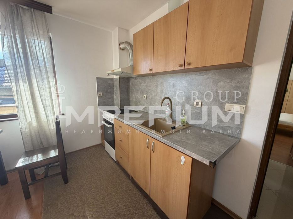 Двустаен обзаведен апартамент под наем в района на кв. Левски, гр. Ва