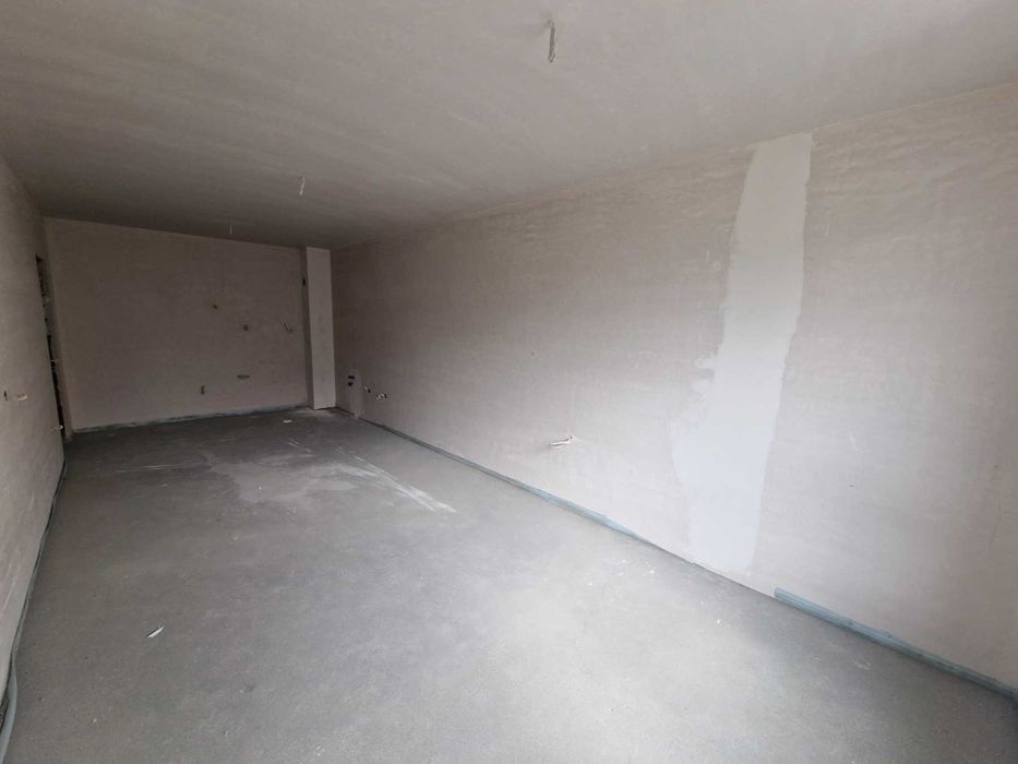 Тристаен апартамент за продажба с АКТ 16 в кв. Еленово, гр. Благоевград