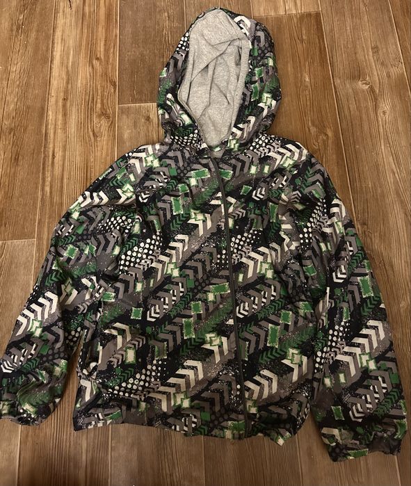 Курточка-ветровка на ребенка 3-7 лет