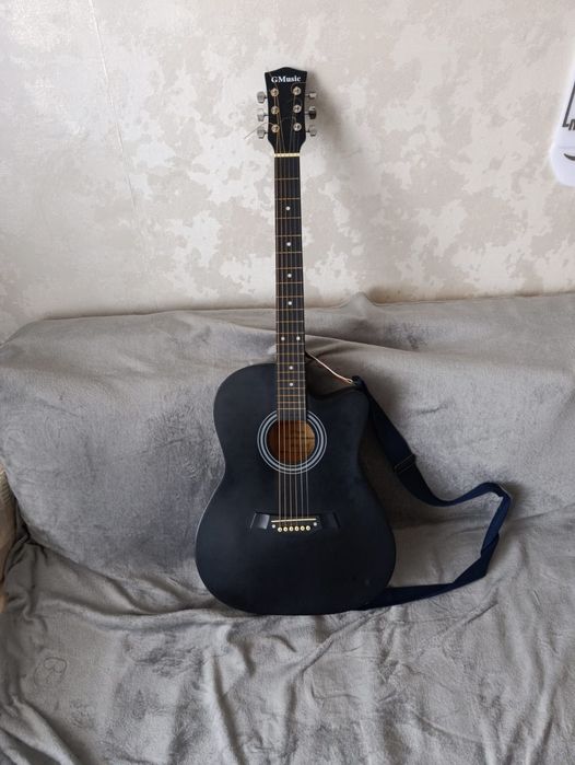 Акустическая гитара