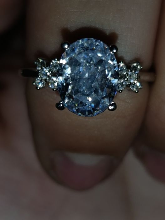 Серебряное кольцо 925 пробы с бриллиантами